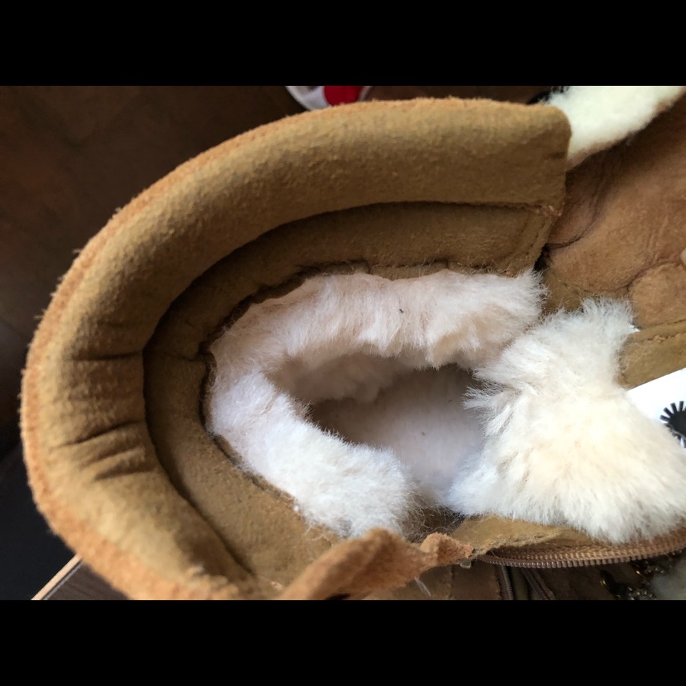 Girls uggs - Picture 3 of 4